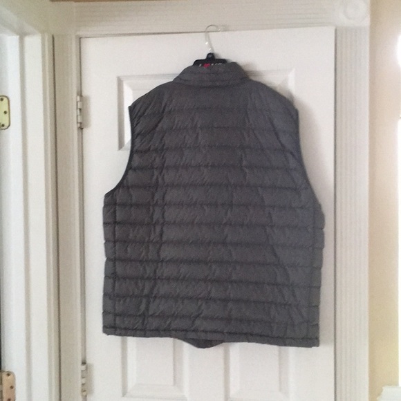 PRICE DROP 32 Degrees heat sleeveless man vest - Picture 2 of 6